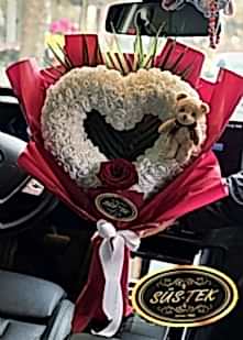 Solmayan G�zellik Beyaz Kalp Buket Ay�c�k ve Canl� G�l Hediye