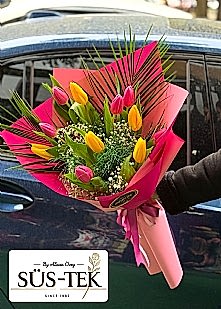 5 Sar� 6 Pembe Lale Buket