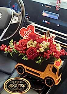 Bir Kamyon Kokina G�l Solmayan G�zellik