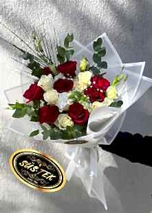 15 Adet K�rm�z� Beyaz G�l Buket