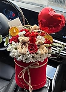 Kutuda 5 G�l Papatya 3 Ay�c�k Kalp Balon Hediye